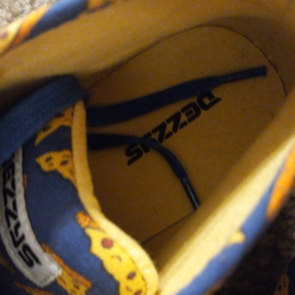 BLUE PIZZA DEZZYS, stitch quality, size 4 - Picture 9 of 12